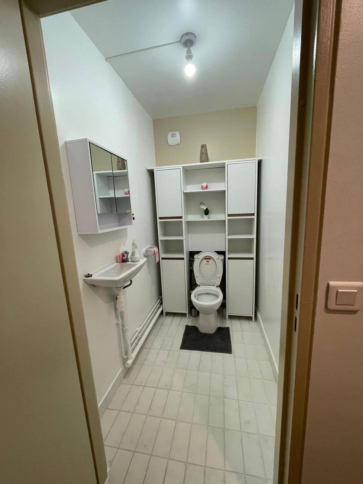 F3 Cosy A Cergy A 10 Minutes De La Gare Cergy Prefecture Et Proche Essec Apartment Luaran gambar